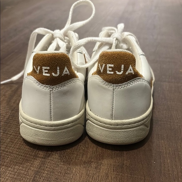 Veja White and Tan Women's Sneakers - Picture 3 of 4
